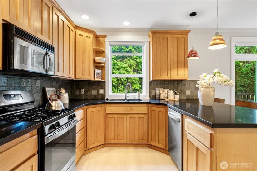 Property photo for 422 Federal Ave E #b, Seattle photo 13