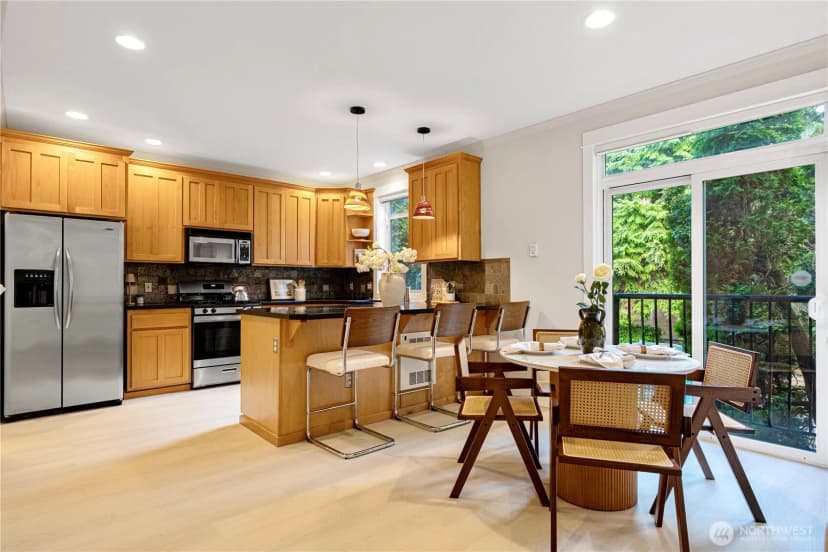 Property photo for 422 Federal Ave E #b, Seattle photo 10