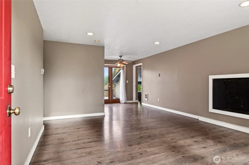 Property photo for 13308 Ne 186th Street, Woodinville photo 2