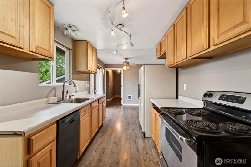 Property photo for 13308 Ne 186th Street, Woodinville photo 14