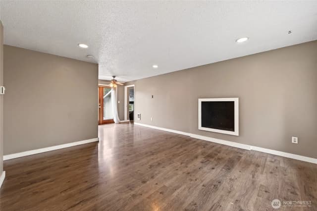 Property photo for 13308 Ne 186th Street, Woodinville photo 3