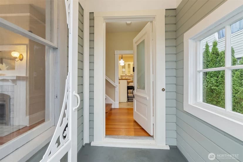 Property photo for 2016 14th Avenue W, Seattle photo 3
