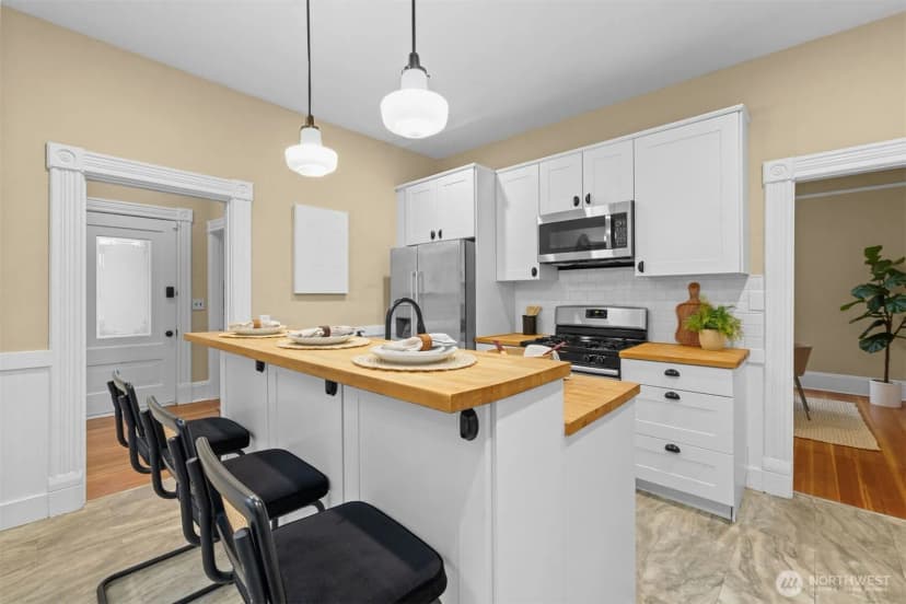 Property photo for 2016 14th Avenue W, Seattle photo 14