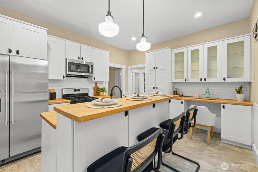 Property photo for 2016 14th Avenue W, Seattle photo 12