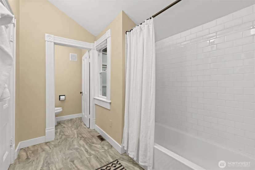 Property photo for 2016 14th Avenue W, Seattle photo 16