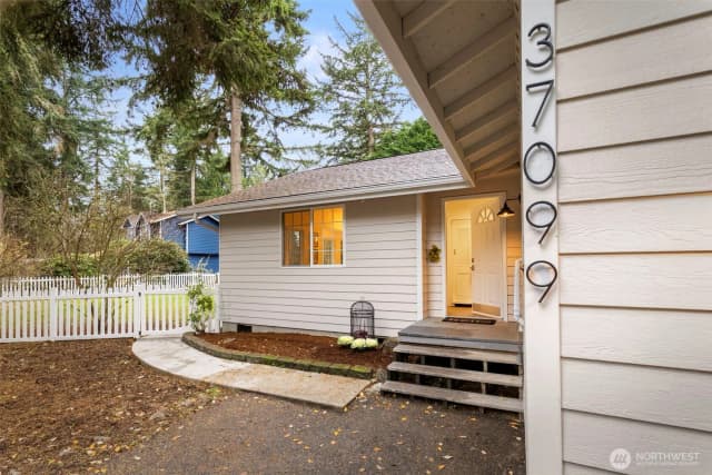 Property photo for 37099 Cypress Drive Ne, Hansville photo 2