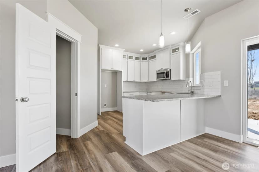 Property photo for 1405 7th Avenue Ne, Quincy photo 6