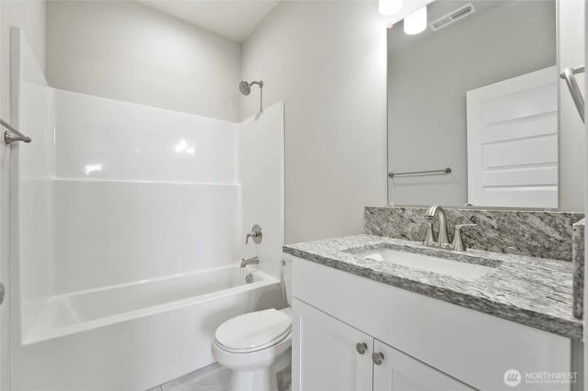 Property photo for 1405 7th Avenue Ne, Quincy photo 19