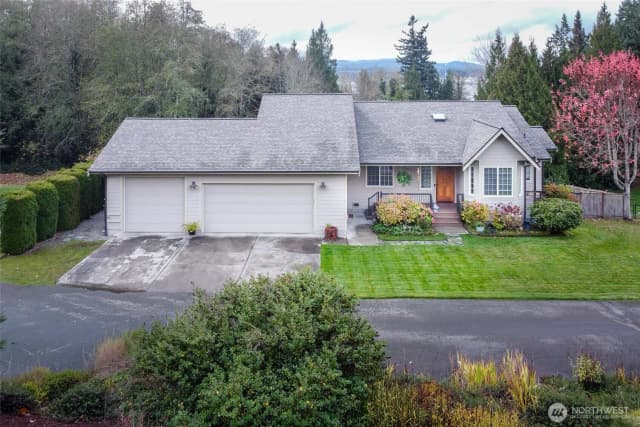 Property photo for 1341 Salt Point Place E, Port Orchard photo 2