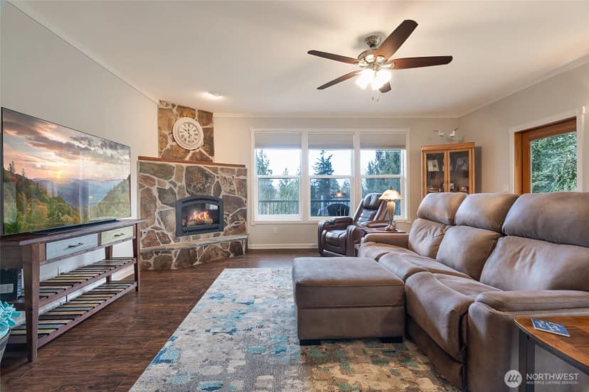 Property photo for 1341 Salt Point Place E, Port Orchard photo 12