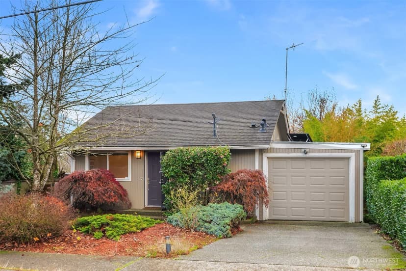 Property photo for 811 Sw Langston Road, Renton