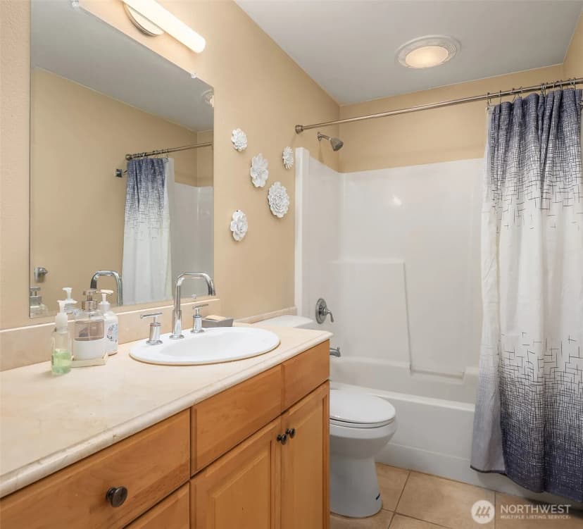 Property photo for 811 Sw Langston Road, Renton photo 17