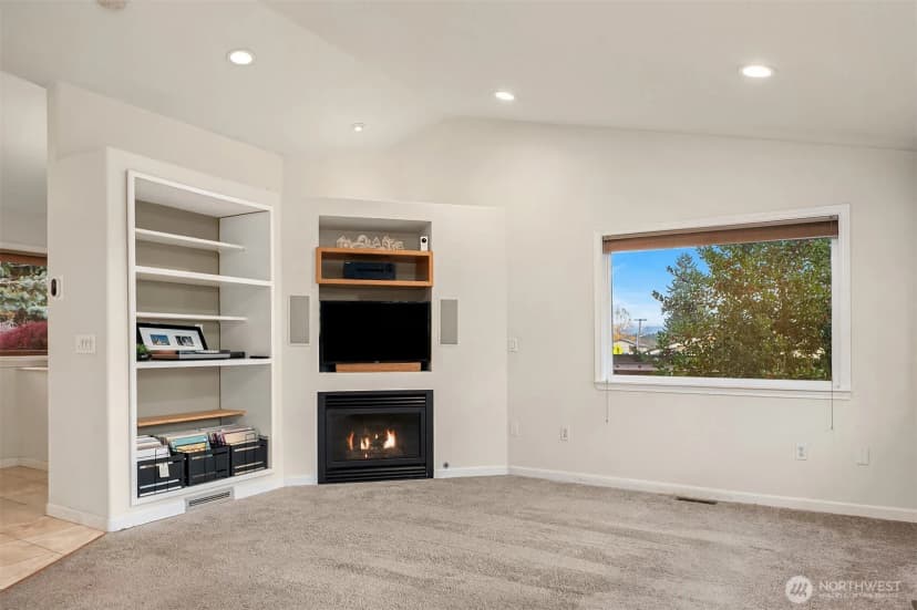 Property photo for 811 Sw Langston Road, Renton photo 6