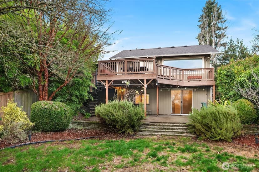 Property photo for 811 Sw Langston Road, Renton photo 2