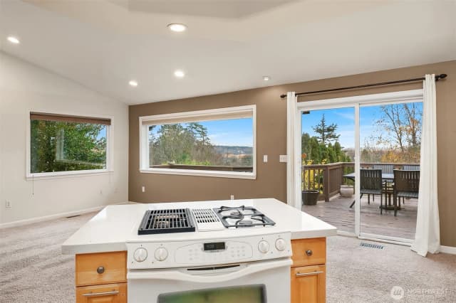 Property photo for 811 Sw Langston Road, Renton photo 5