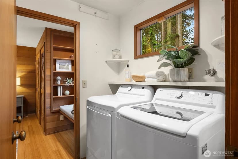 Property photo for 10871 Manitou Beach Drive Ne, Bainbridge Island photo 20
