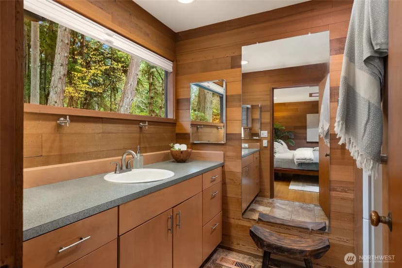 Property photo for 10871 Manitou Beach Drive Ne, Bainbridge Island photo 17