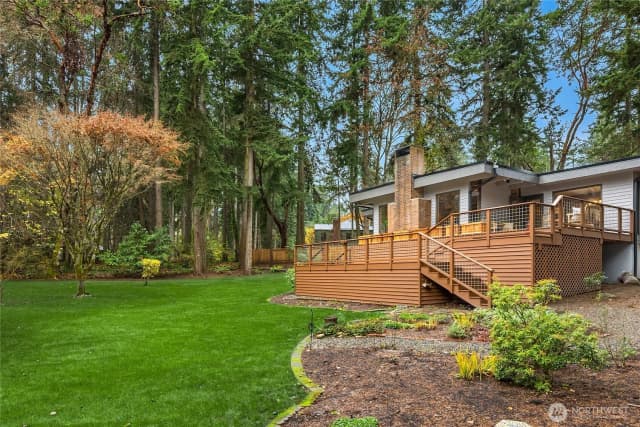 Property photo for 10871 Manitou Beach Drive Ne, Bainbridge Island photo 2