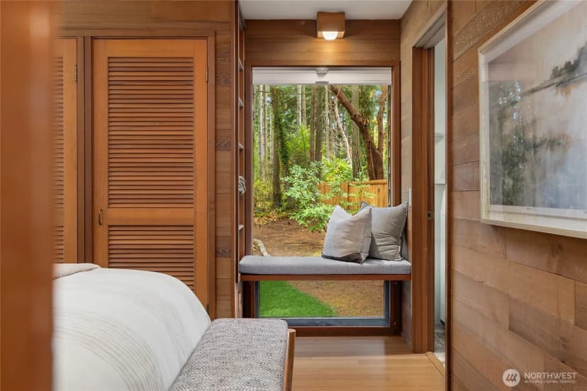 Property photo for 10871 Manitou Beach Drive Ne, Bainbridge Island photo 19