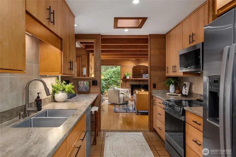 Property photo for 10871 Manitou Beach Drive Ne, Bainbridge Island photo 10
