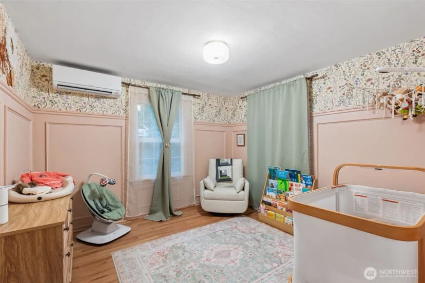 Property photo for 12528 24th Avenue Ne, Seattle photo 6