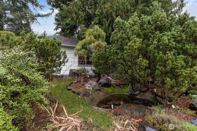 Property photo for 12528 24th Avenue Ne, Seattle photo 20