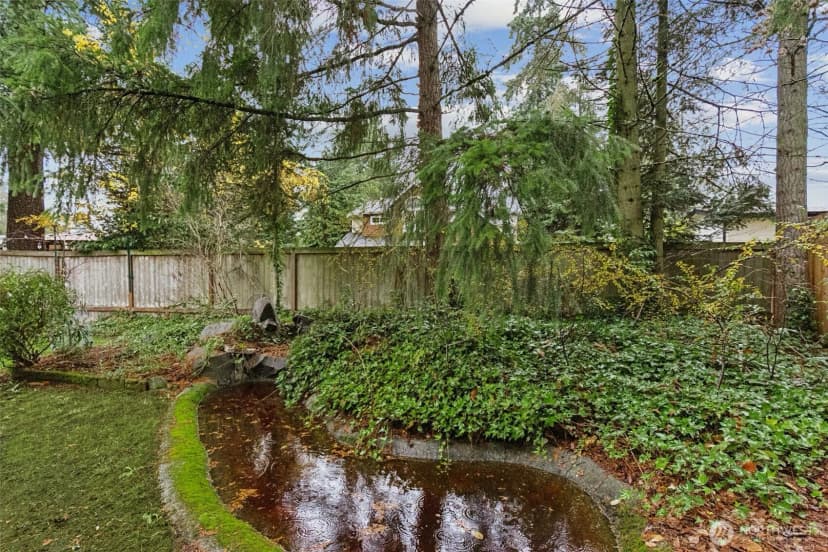 Property photo for 12528 24th Avenue Ne, Seattle photo 16