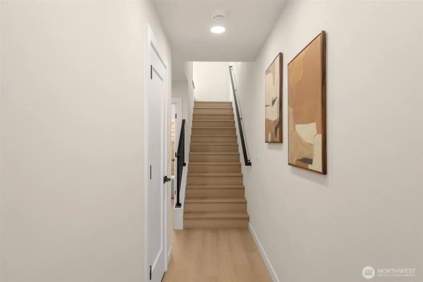 Property photo for 1014 B Ne 70th Street #1014b, Seattle photo 13