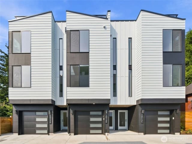 Property photo for 1014 B Ne 70th Street #1014b, Seattle photo 2