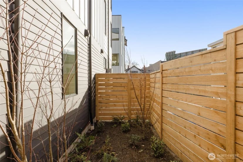 Property photo for 1014 B Ne 70th Street #1014b, Seattle photo 30