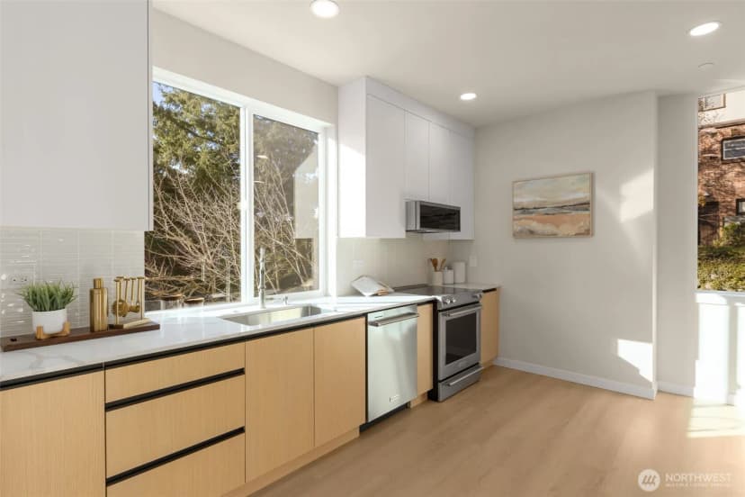 Property photo for 1014 B Ne 70th Street #1014b, Seattle photo 20