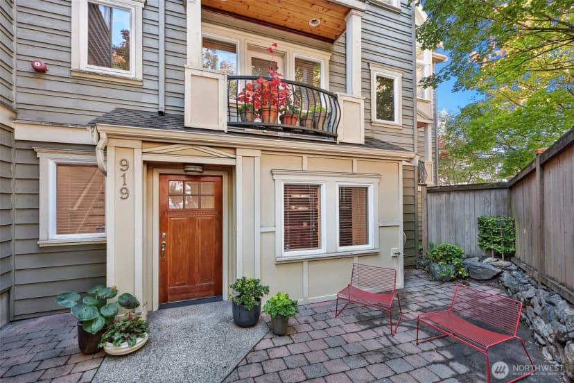 Property photo for 919 Belmont Avenue E, Seattle photo 31