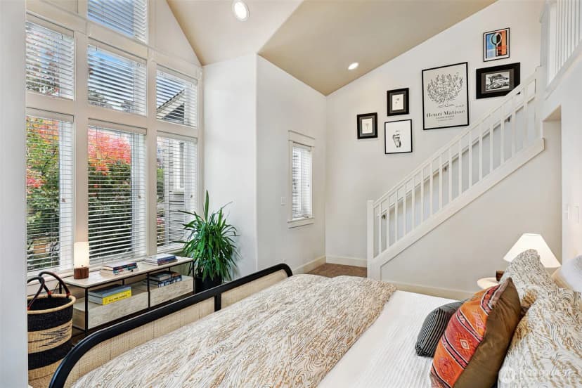 Property photo for 919 Belmont Avenue E, Seattle photo 26