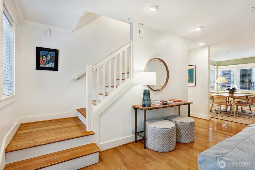 Property photo for 919 Belmont Avenue E, Seattle photo 18