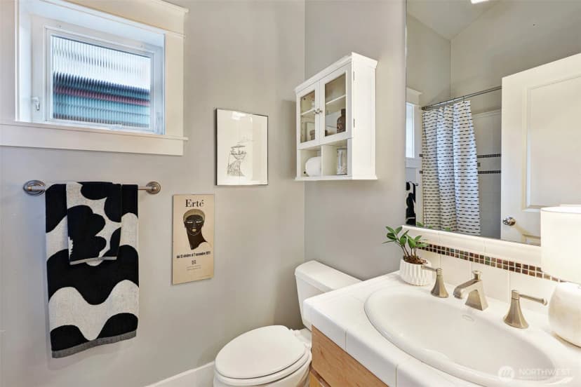 Property photo for 919 Belmont Avenue E, Seattle photo 30