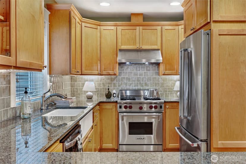 Property photo for 919 Belmont Avenue E, Seattle photo 9