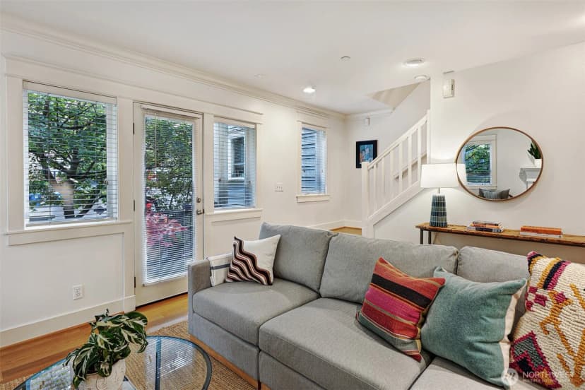 Property photo for 919 Belmont Avenue E, Seattle photo 17