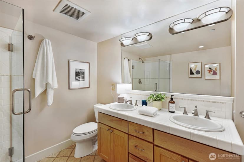 Property photo for 919 Belmont Avenue E, Seattle photo 25