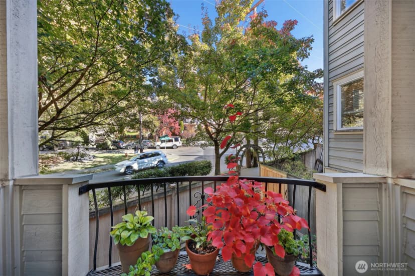 Property photo for 919 Belmont Avenue E, Seattle photo 16