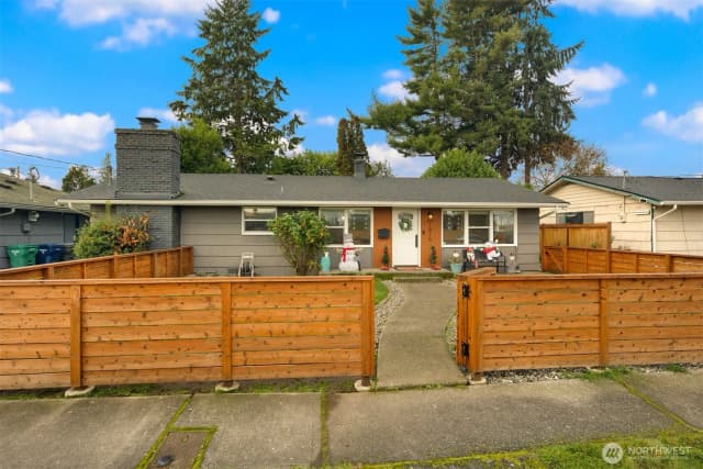 Property photo for 1015 F Street Se, Auburn