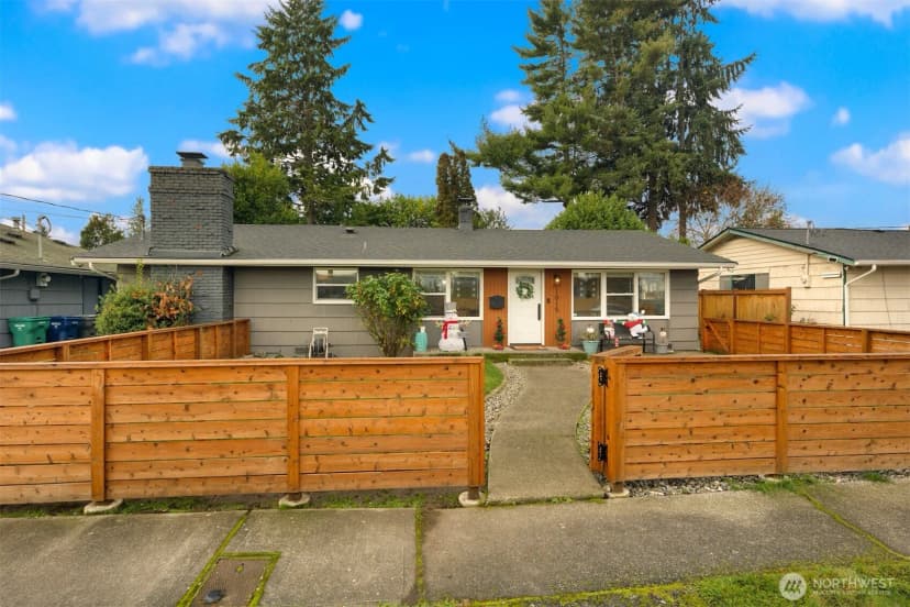 Property photo for 1015 F Street Se, Auburn