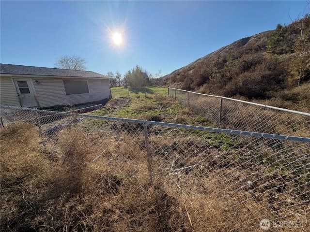 Property photo for 23227 Highway 20, Okanogan photo 4