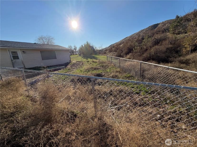 Property photo for 23227 Highway 20, Okanogan photo 4