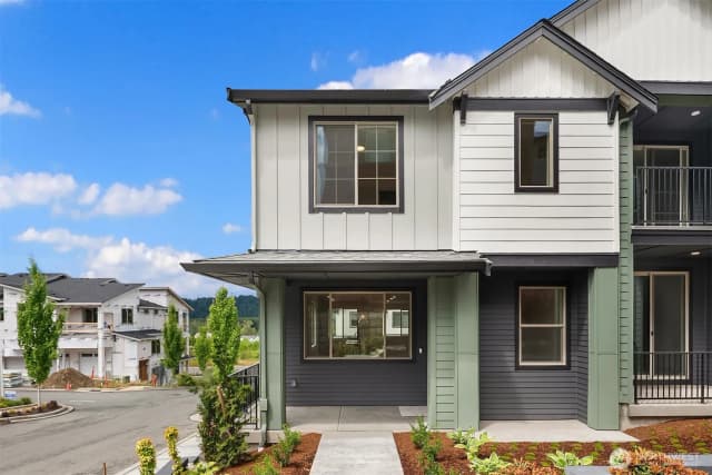 Property photo for 26562 Ne 143rd Street #g, Duvall photo 2