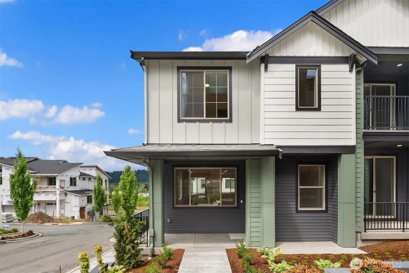 Property photo for 26562 Ne 143rd Street #g, Duvall photo 2