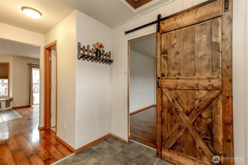 Property photo for 231 Easton Avenue W, Eatonville photo 4