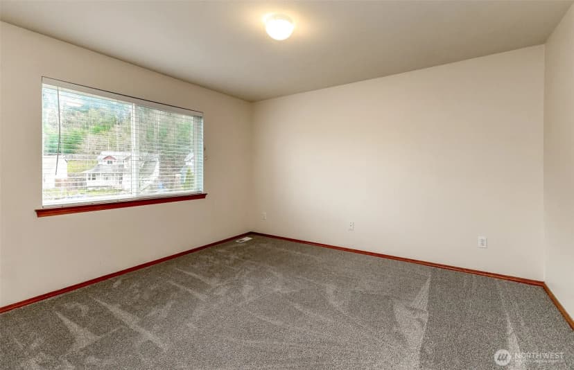 Property photo for 231 Easton Avenue W, Eatonville photo 18