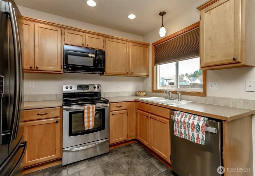 Property photo for 231 Easton Avenue W, Eatonville photo 13