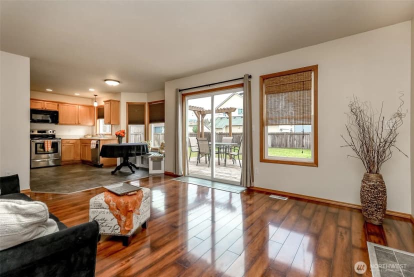 Property photo for 231 Easton Avenue W, Eatonville photo 9