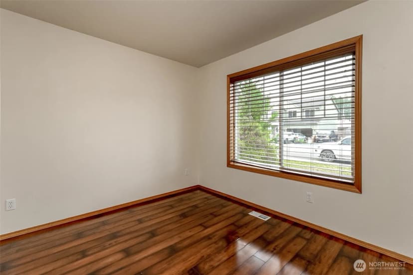 Property photo for 231 Easton Avenue W, Eatonville photo 6